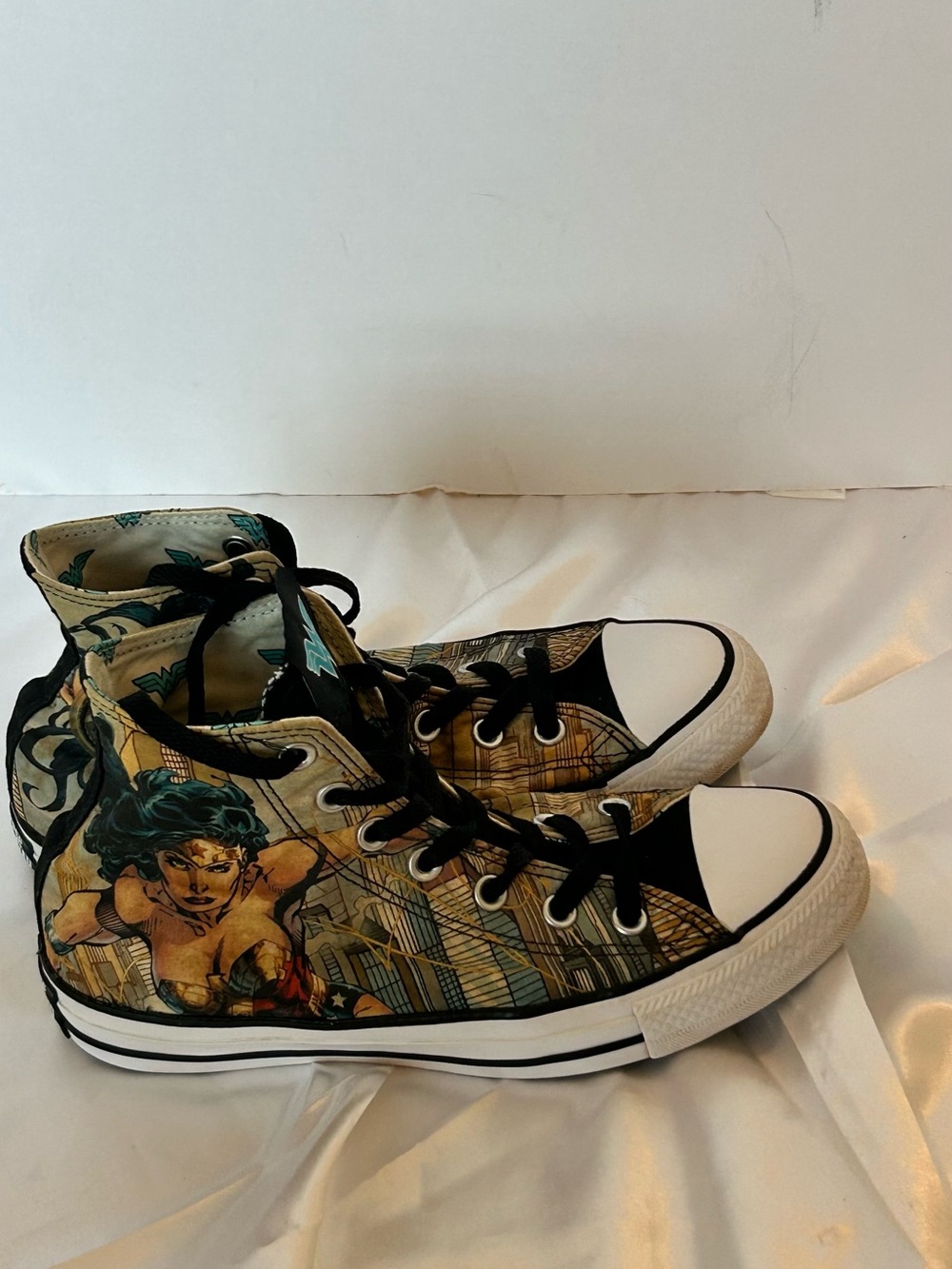 Converse All Star Wonder Woman‎ Sneakers DC Comics High Top Men 6 Women 8